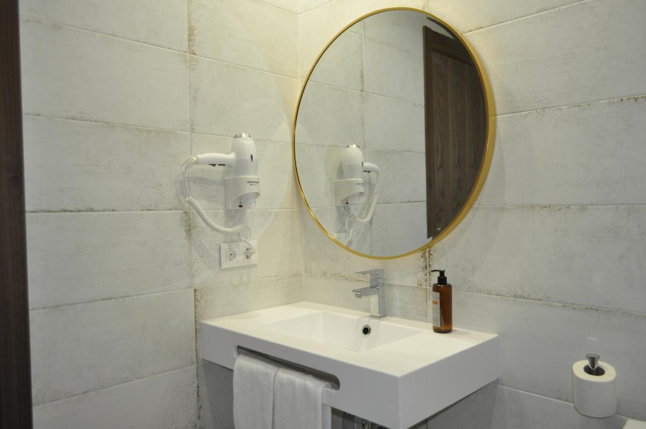 Hostal Restaurante Villa De ブリウエガ エクステリア 写真