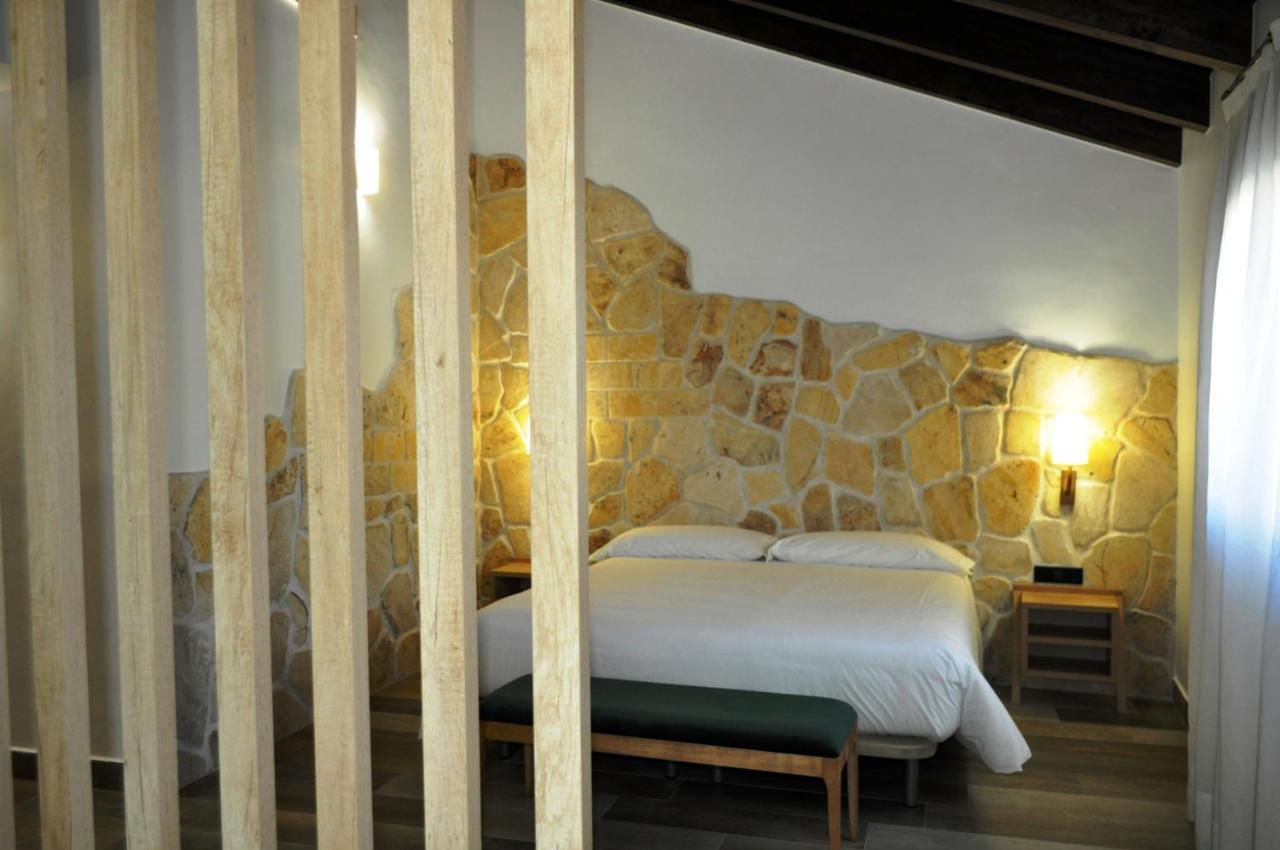 Hostal Restaurante Villa De ブリウエガ エクステリア 写真