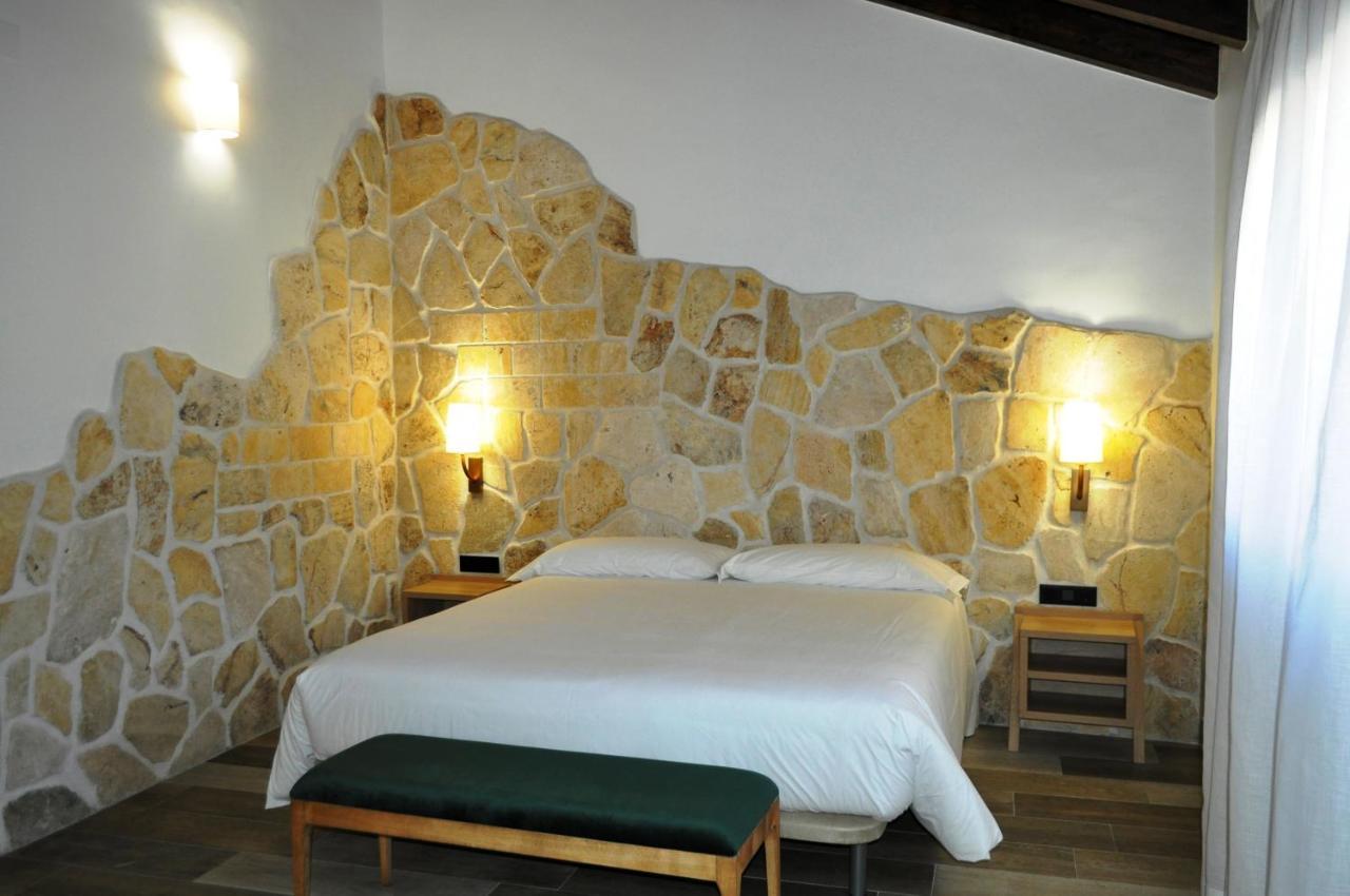 Hostal Restaurante Villa De ブリウエガ エクステリア 写真