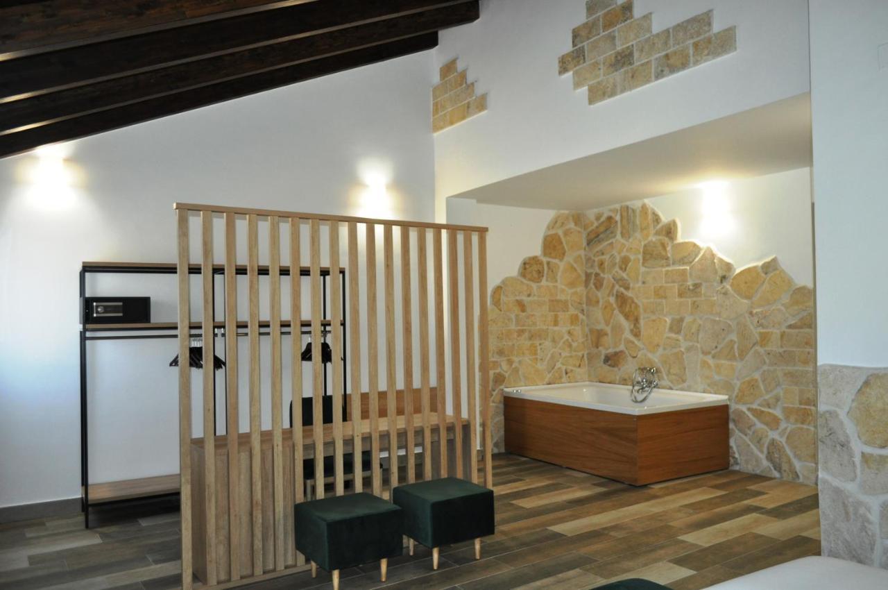 Hostal Restaurante Villa De ブリウエガ エクステリア 写真
